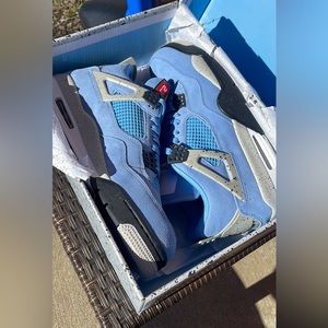 Air Jordan 4 Retro University’s Blue
